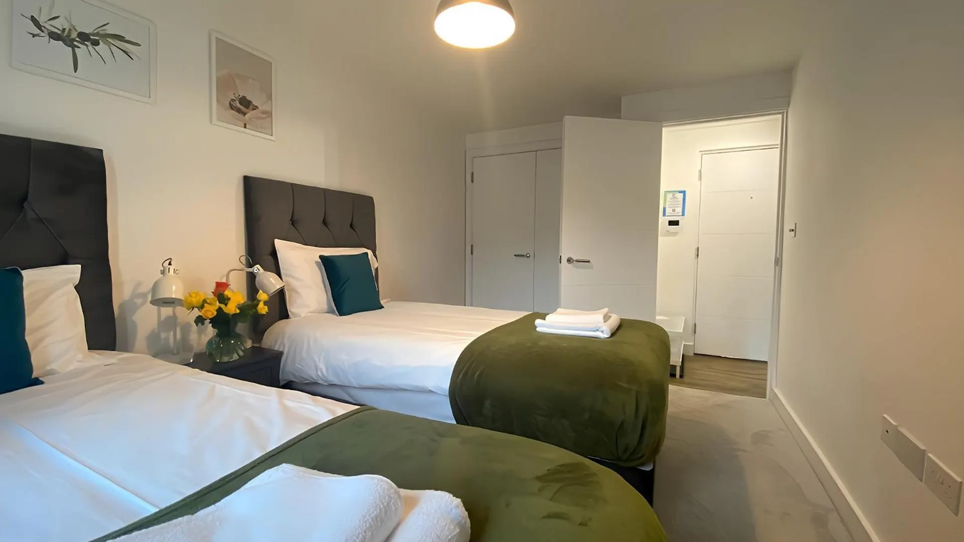 Apartment Cambridge Stays Riverside Apart Hotel With 2Br Flats At The City Centre-Parking-Balcony United Kingdom
